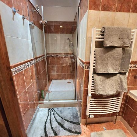 פראג Spacious Apartment 6Min From The Dancing House מראה חיצוני תמונה