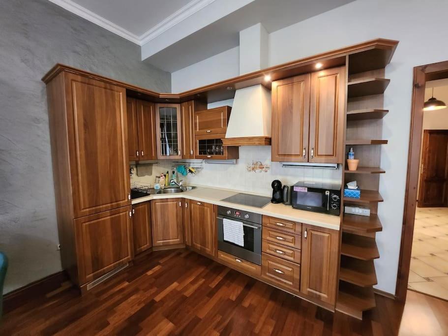 פראג Spacious Apartment 6Min From The Dancing House מראה חיצוני תמונה
