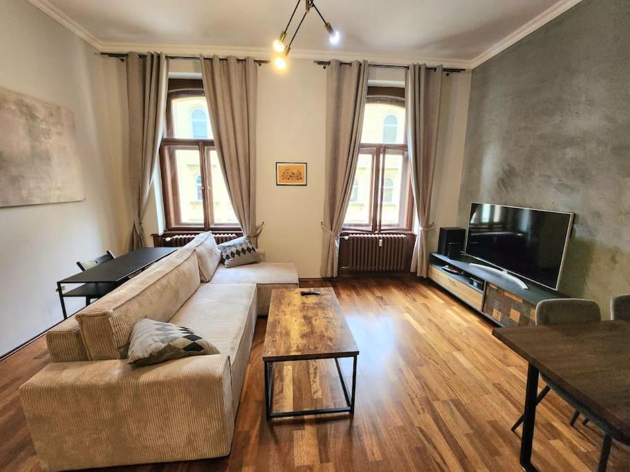 פראג Spacious Apartment 6Min From The Dancing House מראה חיצוני תמונה